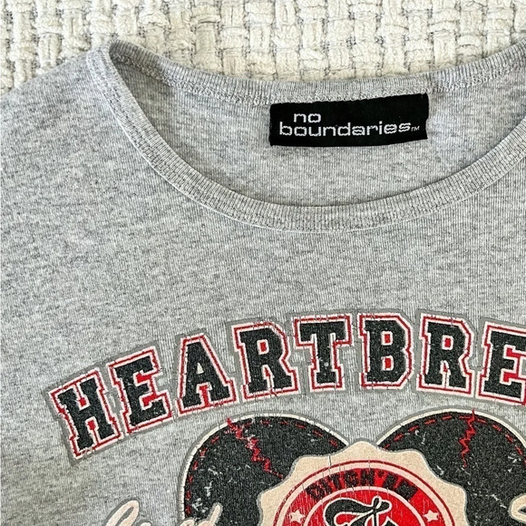 VINTAGE Y2K No Boundaries Baby Tee - Picture 5 of 8